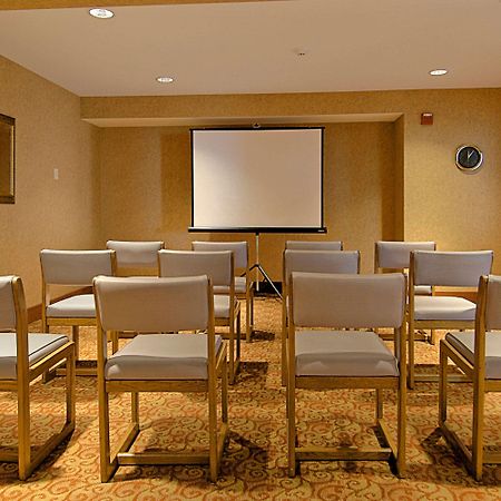 Ramada By Wyndham Wisconsin Dells I-90 Lake Delton Facilidades foto