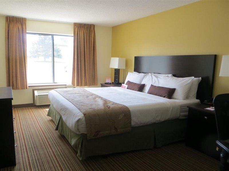 Ramada By Wyndham Wisconsin Dells I-90 Lake Delton Exterior foto