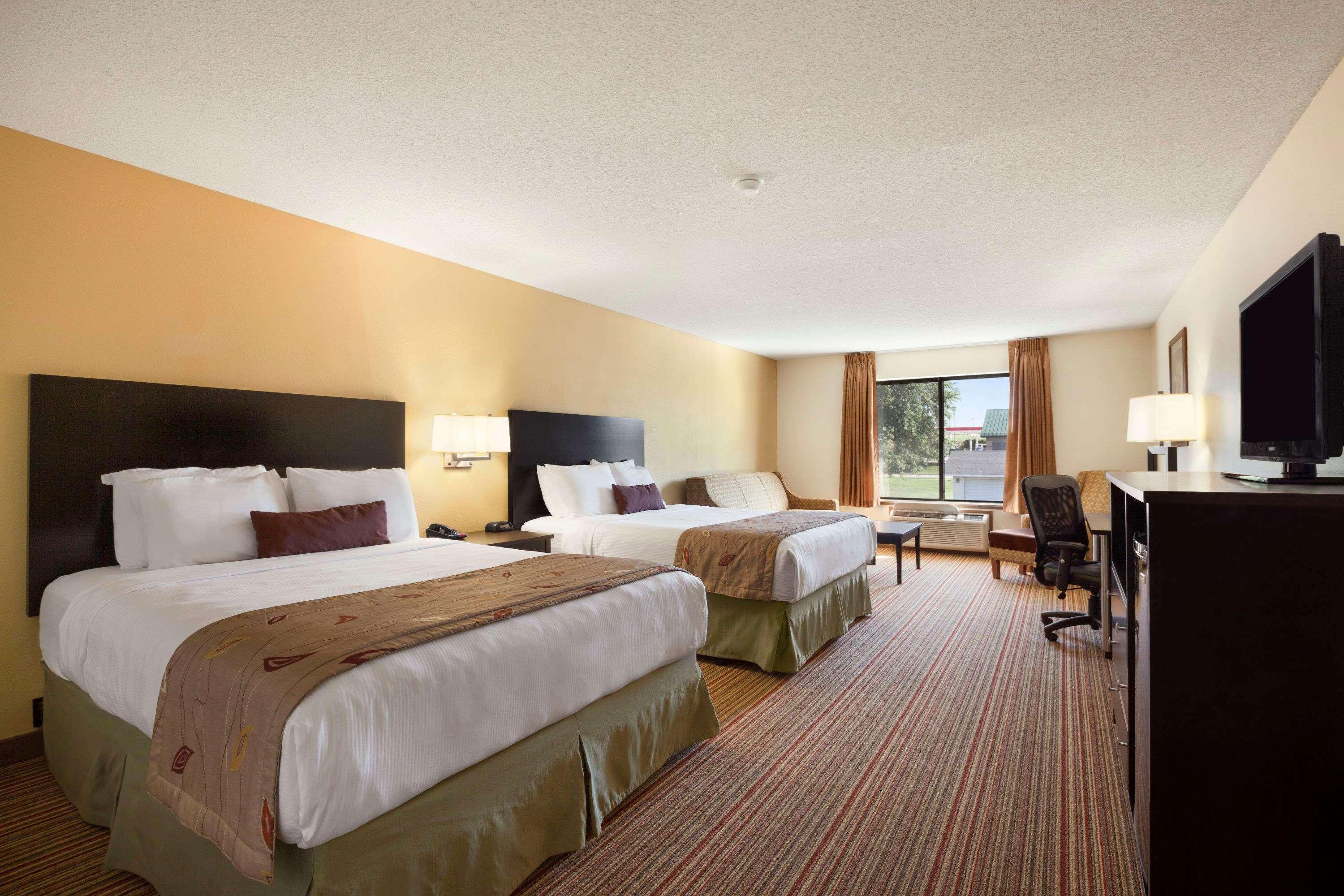 Ramada By Wyndham Wisconsin Dells I-90 Lake Delton Exterior foto