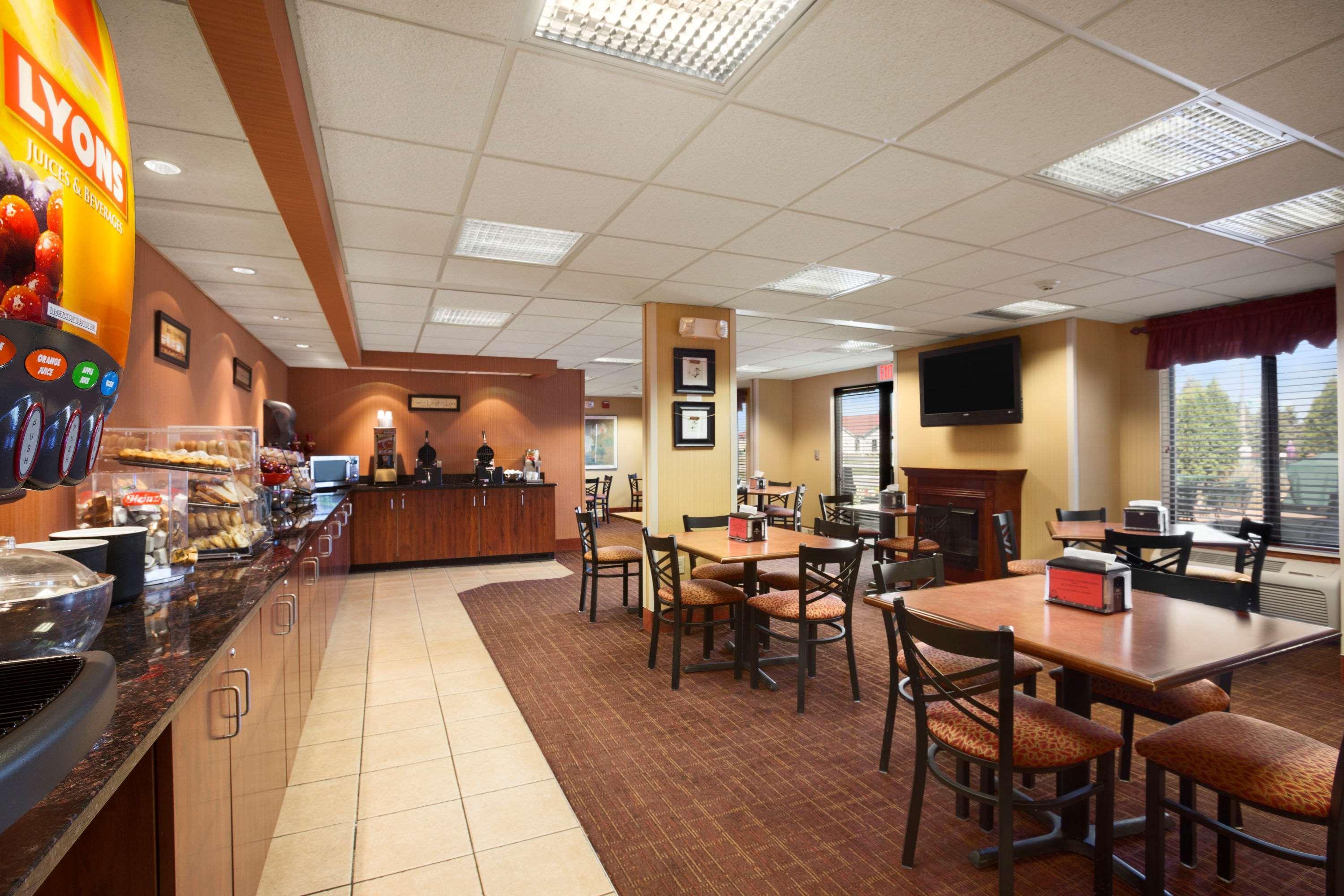 Ramada By Wyndham Wisconsin Dells I-90 Lake Delton Exterior foto