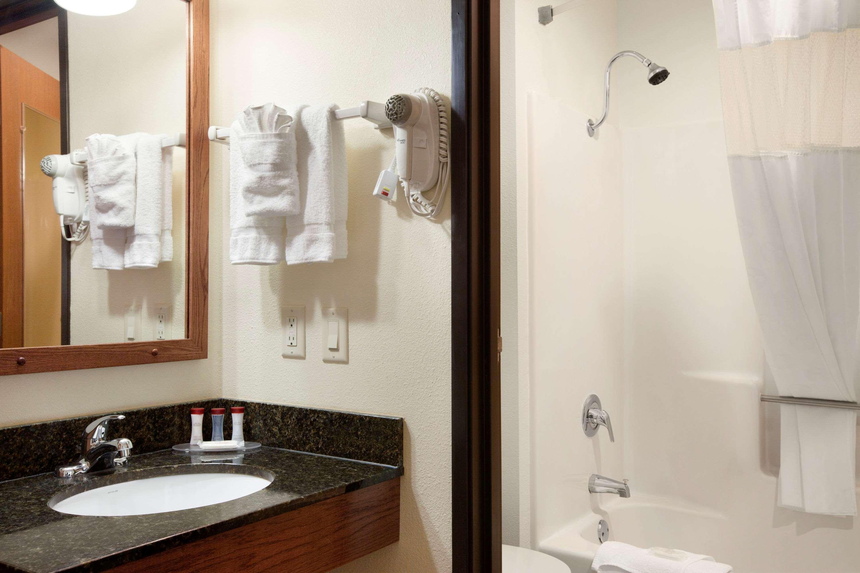 Ramada By Wyndham Wisconsin Dells I-90 Lake Delton Exterior foto