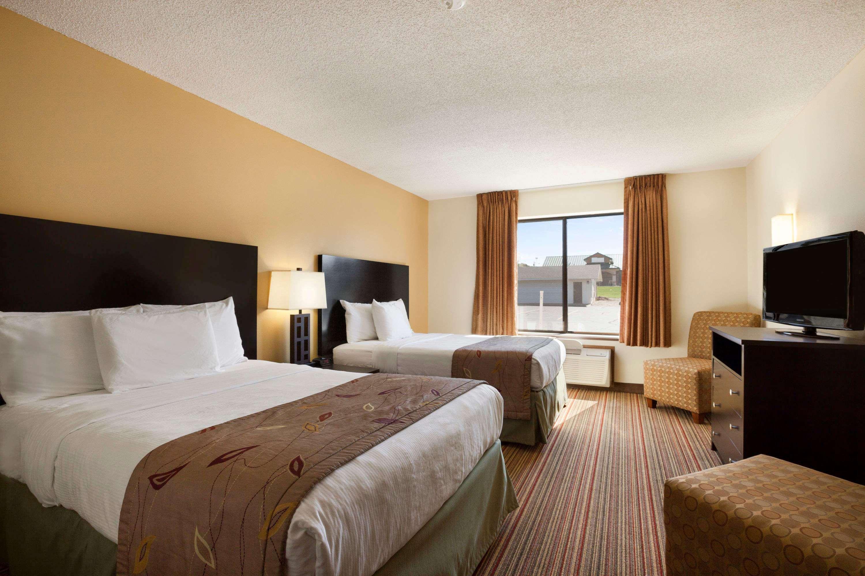 Ramada By Wyndham Wisconsin Dells I-90 Lake Delton Exterior foto