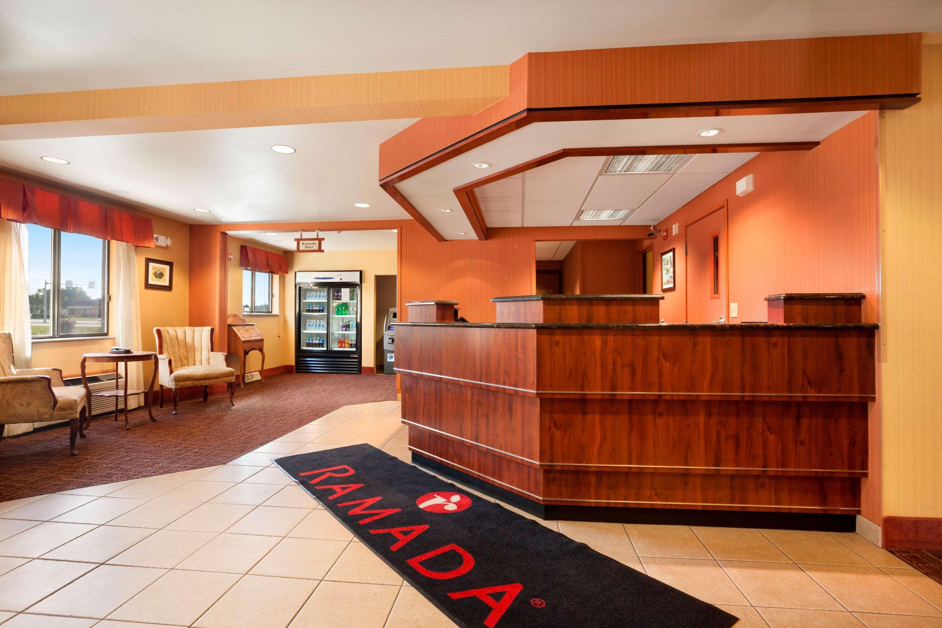 Ramada By Wyndham Wisconsin Dells I-90 Lake Delton Exterior foto
