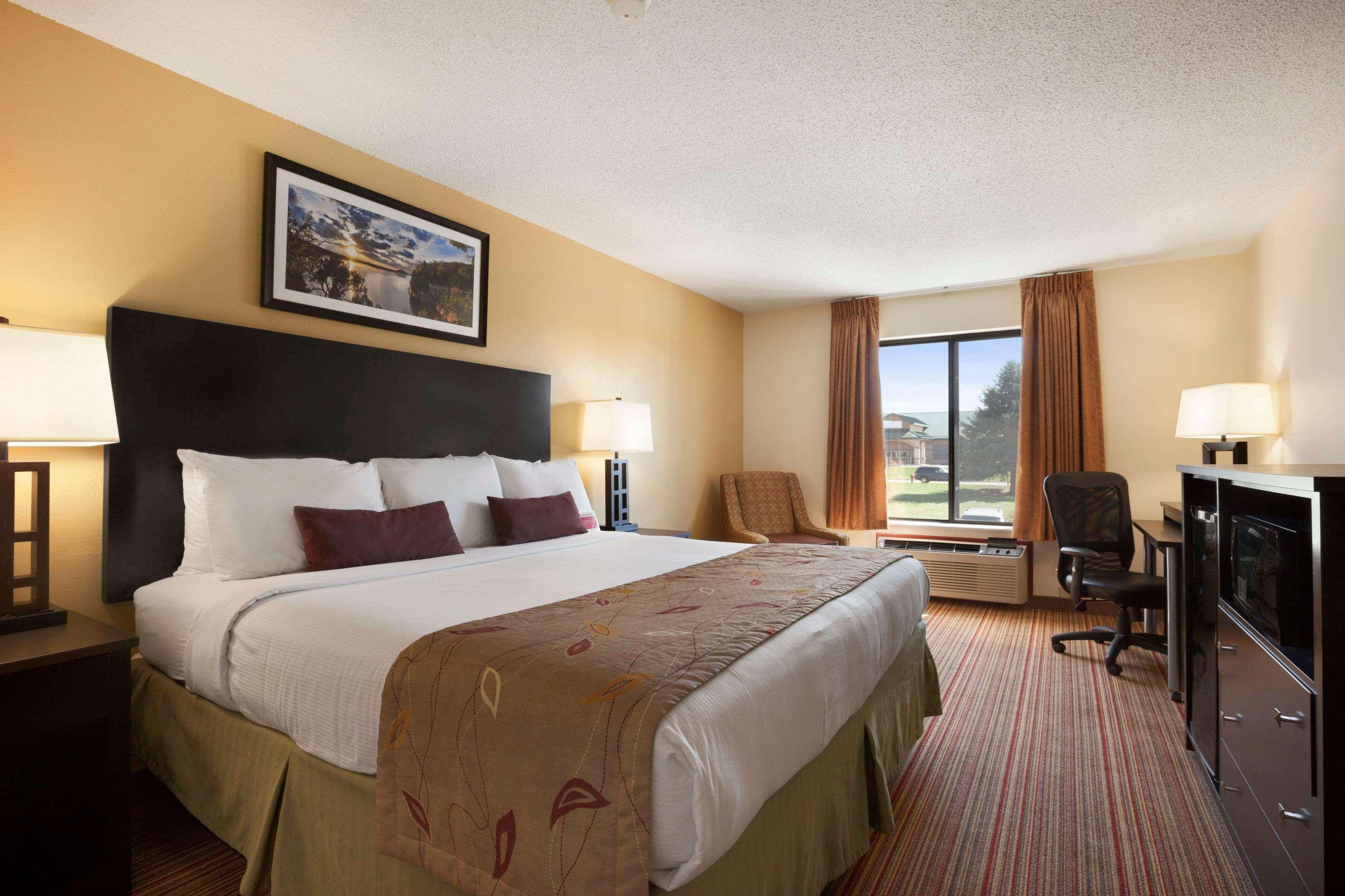 Ramada By Wyndham Wisconsin Dells I-90 Lake Delton Exterior foto
