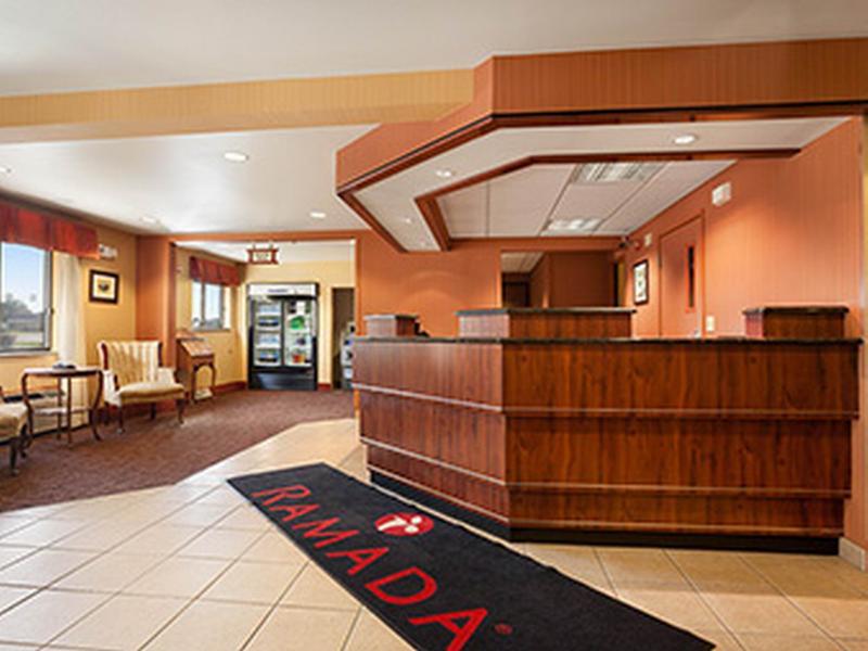 Ramada By Wyndham Wisconsin Dells I-90 Lake Delton Exterior foto