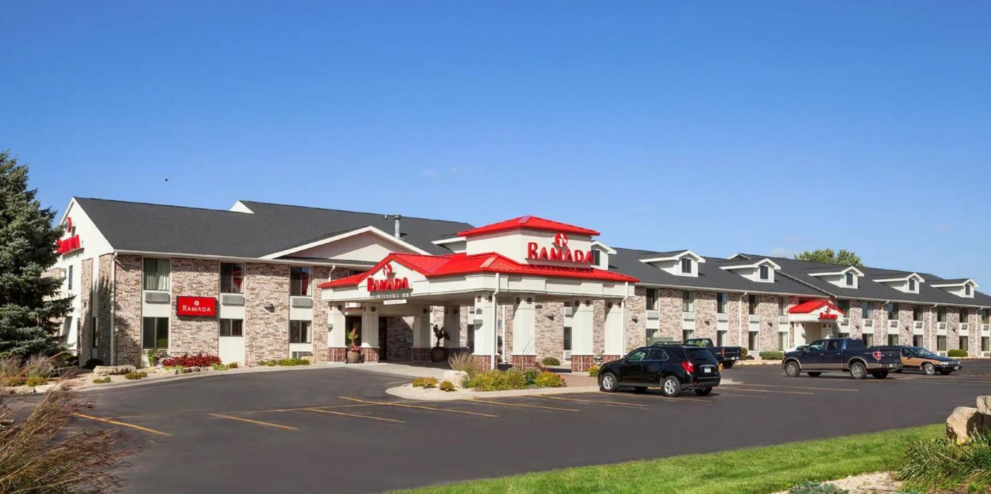 Ramada By Wyndham Wisconsin Dells I-90 Lake Delton Exterior foto