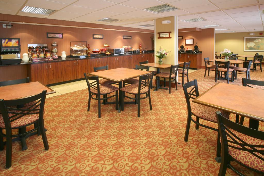 Ramada By Wyndham Wisconsin Dells I-90 Lake Delton Exterior foto