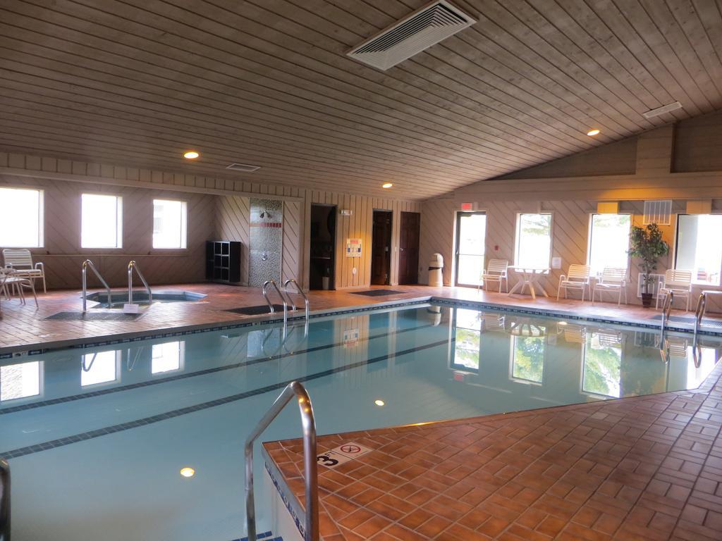 Ramada By Wyndham Wisconsin Dells I-90 Lake Delton Exterior foto