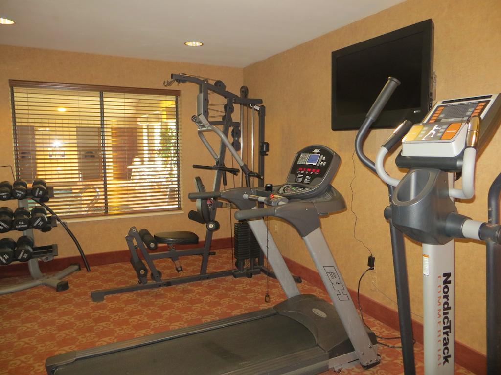 Ramada By Wyndham Wisconsin Dells I-90 Lake Delton Exterior foto