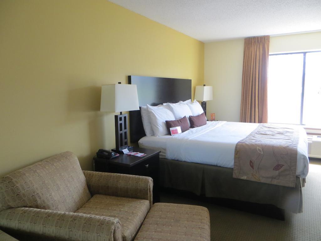 Ramada By Wyndham Wisconsin Dells I-90 Lake Delton Exterior foto