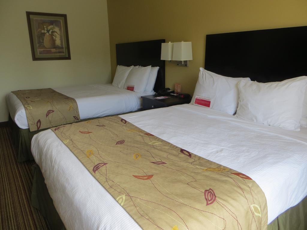 Ramada By Wyndham Wisconsin Dells I-90 Lake Delton Exterior foto